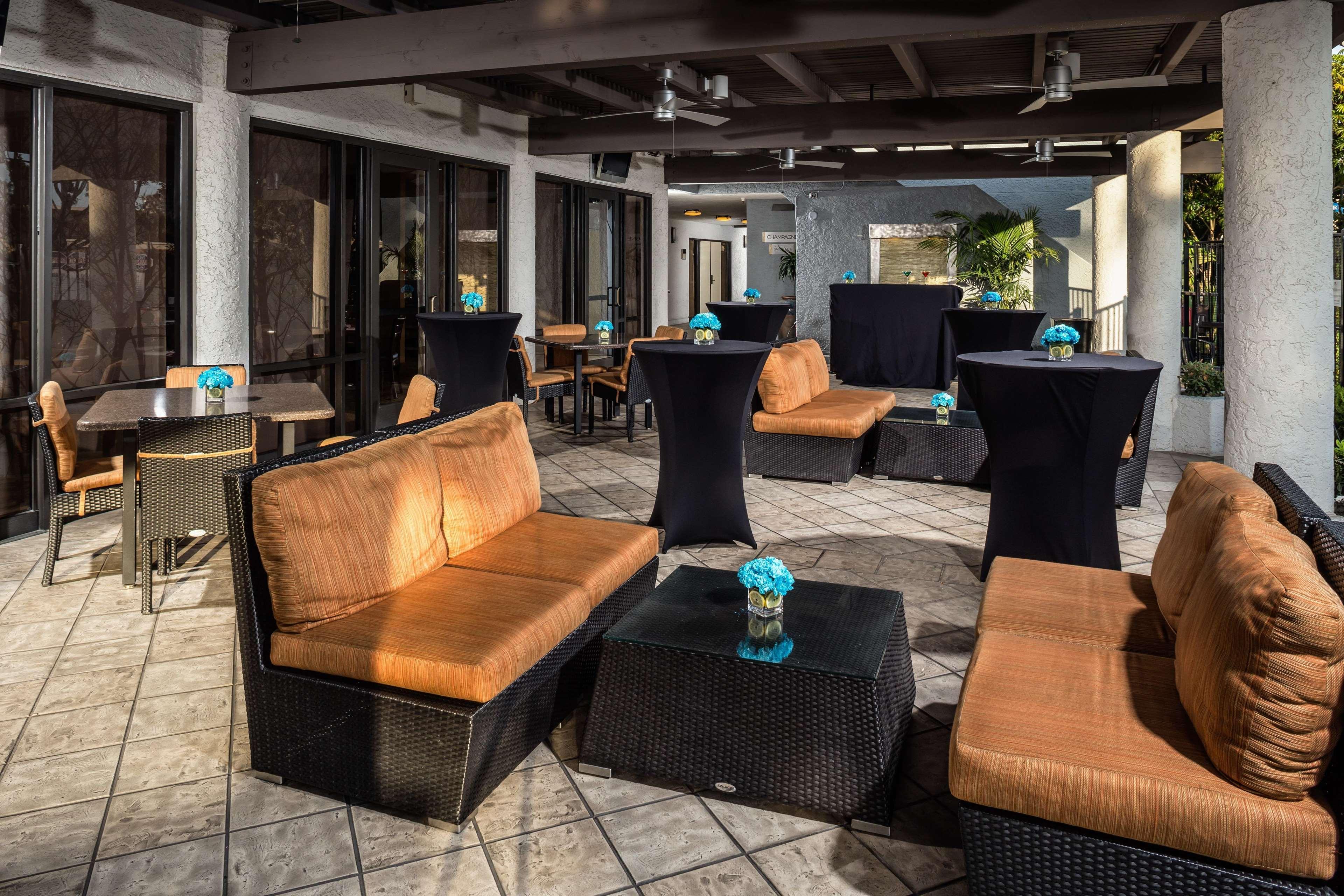 Hotel Doubletree By Hilton Carson Exterior foto