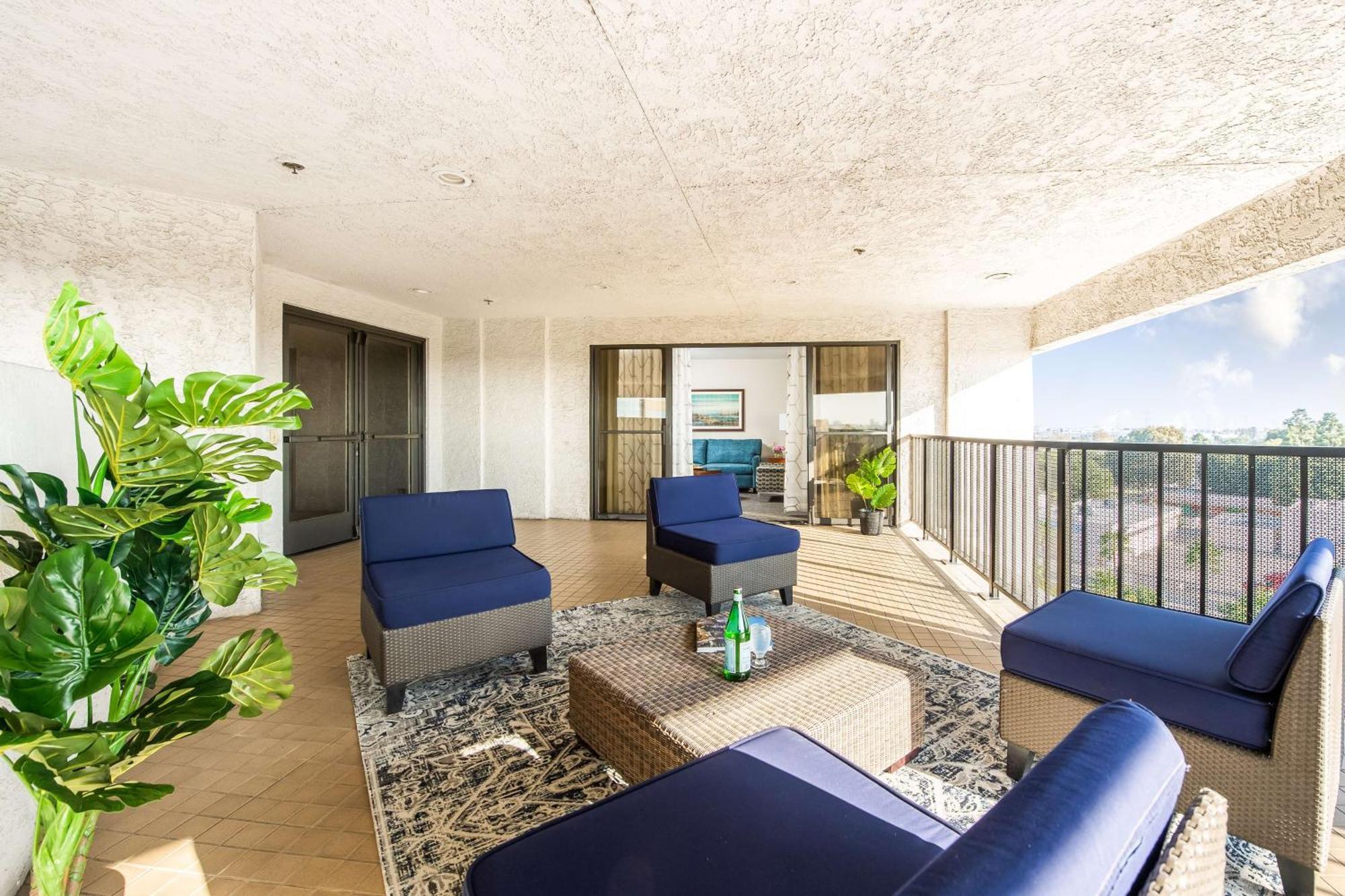 Hotel Doubletree By Hilton Carson Exterior foto